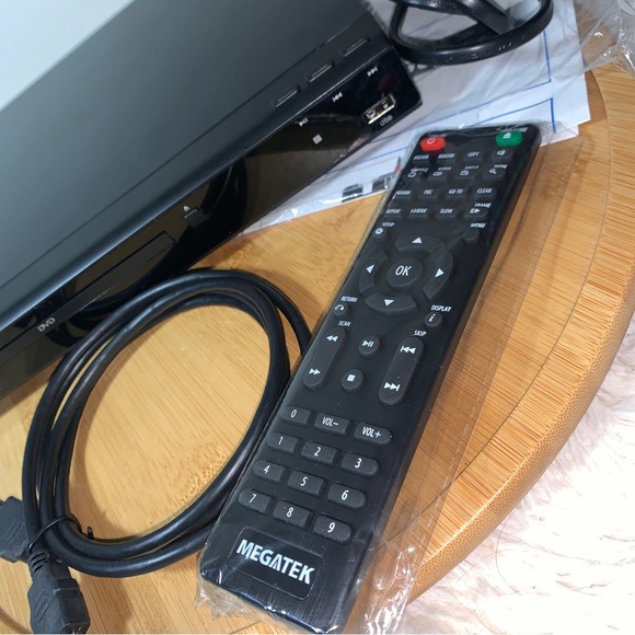 Megatek Multi-Region DVD Player for TV HDMI(1080p Upscaling) Home USB Port - Picture 4 of 4